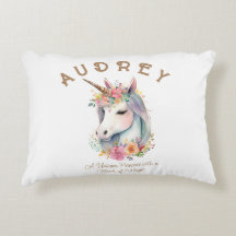 Einhorn und Blumenkranz