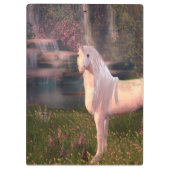 Einhorn vor einem Wasserfall Klemmbrett (Rückseite)
