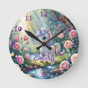 Einhorn-Wanduhr mit individuellem Namen – Rosa Ros Runde Wanduhr