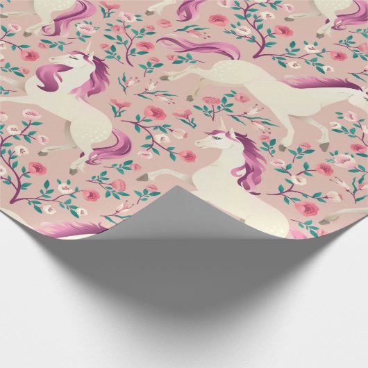 Einhörner im rosa Wald Geschenkpapier (Ecke)