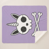 Einhornschädel und Kreuzknochen Sherpadecke (Vorderseite (Horizontal))