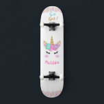 Einhornskateboard für Mädchen Skateboard<br><div class="desc">Machen Sie dieses süße Unicorn Skateboard durch Hinzufügen Ihres Textes zu Ihrem eigenen. Um auf die erweiterten Bearbeitungstools auf Zazzle zuzugreifen, gehen Sie bitte zu "Personalisieren Sie diese Vorlage" und klicken Sie auf "Details", scrollen Sie nach unten und drücken Sie den Link "Weitere Anpassungen vornehmen". Tolle Geschenkidee für Girls, die...</div>