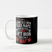 Einige alte Männer nehmen Nickerchen echte alte Mä Kaffeetasse (Links)