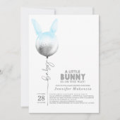 Einige Bunny Blue Balloon Elegante Spring Baby Dus Einladung (Vorderseite)