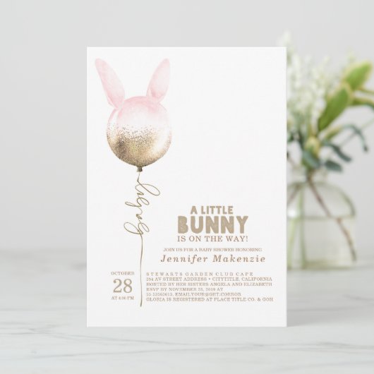 Einige Bunny Gold Ballon Elegante Spring Baby Dusc Einladung (Stehend Vorderseite)