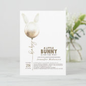 Einige Bunny Gold Ballon Elegante Spring Baby Dusc Einladung (Stehend Vorderseite)