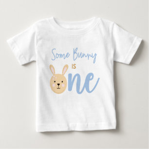 Einige Bunny ist EIN 1. Geburtstag Rabbit Oster Baby T-shirt
