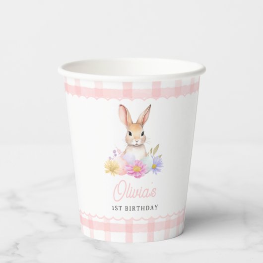 Einige Bunny Pastel Spring Pink Gingham 1. Geburts Pappbecher (Rückseite)