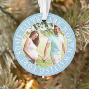 Einige Geschenke Blau Erwartet Baby Maternity Foto Ornament