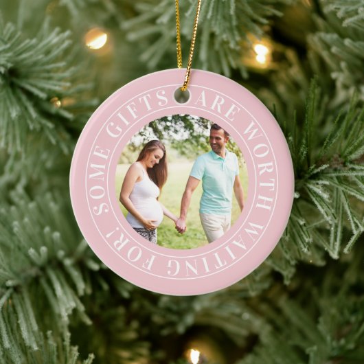 Einige Geschenke pink erwarten Baby Maternity Foto Keramik Ornament (Baum)