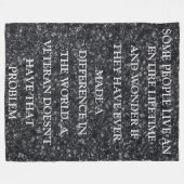 EINIGE MENSCHEN LEBEN EIN GANZES LEBEN FLEECEDECKE (Vorderseite (Horizontal))