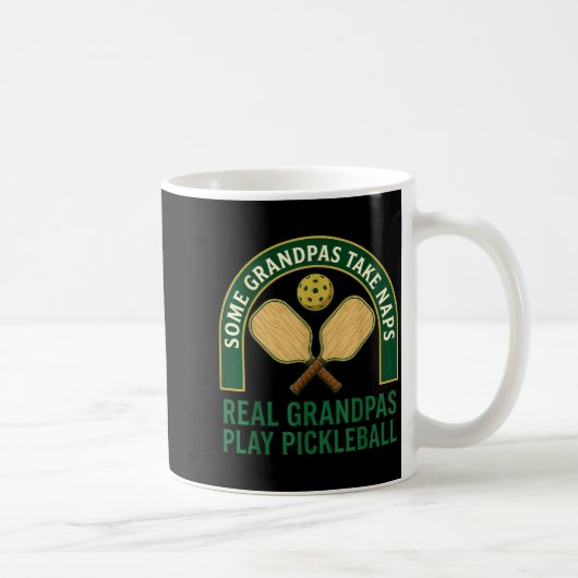 Einige Omas machen ein Nickerchen, richtige Omas s Kaffeetasse (Rechts)