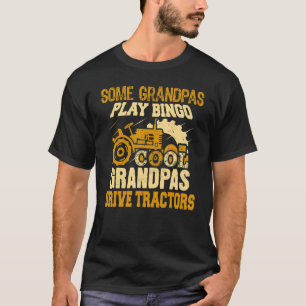 Einige Omas spielen Bingo Coole Omas fahren Trakto T-Shirt