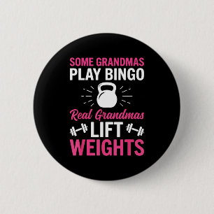 Einige Omas spielen Bingo, echte Omas heben Gewich Button