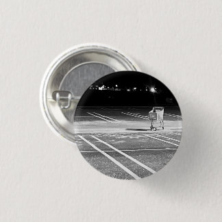 Einkaufswagen leer im Parkplatz Foto Pinback Button