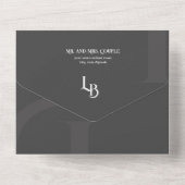 Einladende Hochzeit mit moderner Schwarzer Geometr All In One Einladung (Rückseite)