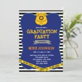 Einladung der Polizei-Graduierungspartei (Stehend Vorderseite)