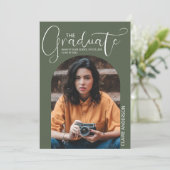 Einladung des Abschlusses "Graduate Arched Foto" (Stehend Vorderseite)