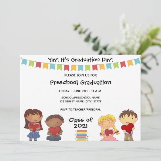 Einladung des Abschlusses vor der Schule (Stehend Vorderseite)