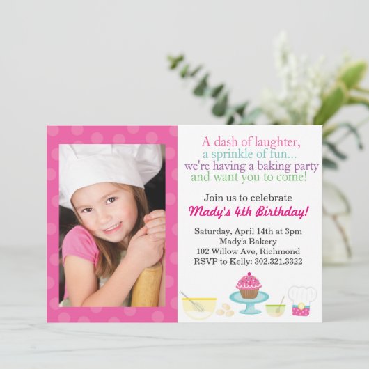 Einladung des kleinen Koch zum Backen von Party Fo (Stehend Vorderseite)