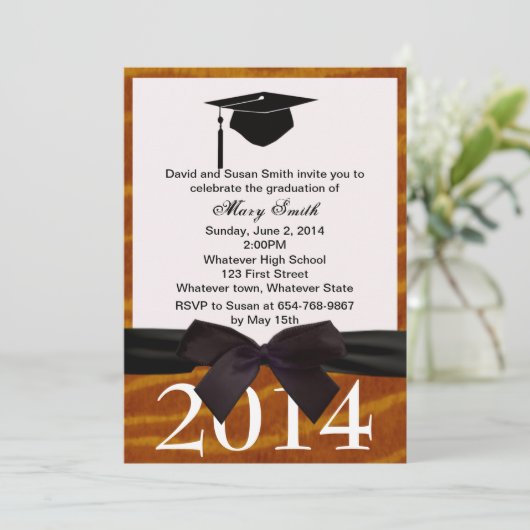 Einladung des schwarzen Abschlusses und des Tigers (Stehend Vorderseite)