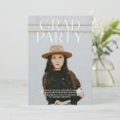 Einladung einer modernen einfachen Graduierungspar (Stehend Vorderseite)