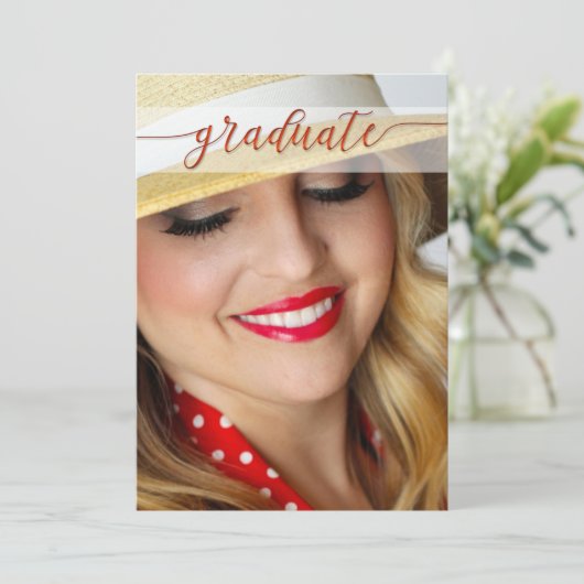 Einladung Ihres Foto Red Script Abschluss (Stehend Vorderseite)