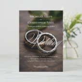 Einladung moderner Script Wedding Rings (Stehend Vorderseite)