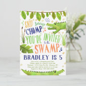 Einladung von Alligatoren oder Krokodilen zum Gebu (Stehend Vorderseite)