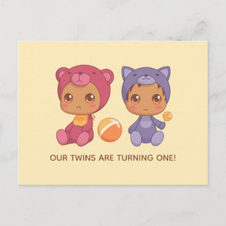 Einladung von Baby Twins zum ersten Geburtstag Kat Postkarte