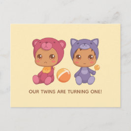 Einladung von Baby Twins zum ersten Geburtstag Kat Postkarte