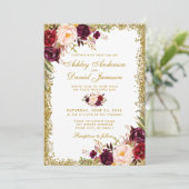 Einladung von Burgundy Gold Glitzer Floral Wedding (Stehend Vorderseite)