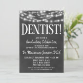 Einladung von Chalkboard Dentist Graduation Party (Stehend Vorderseite)