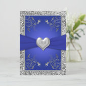Einladung von Cobalt Blue und Pewter Heart Monogra (Stehend Vorderseite)