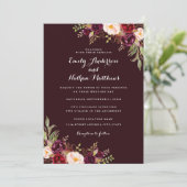 Einladung von Deep Burgundy Red Floral Wedding (Stehend Vorderseite)