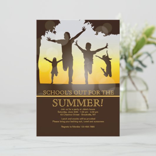 Einladung von glücklichen Kindern (Stehend Vorderseite)