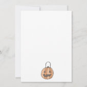 Einladung von niedlich Hexenkid zu Halloween-Party (Rückseite)