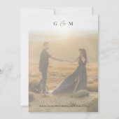 Einladung von Script Ampersand Monogram White Wedd (Rückseite)