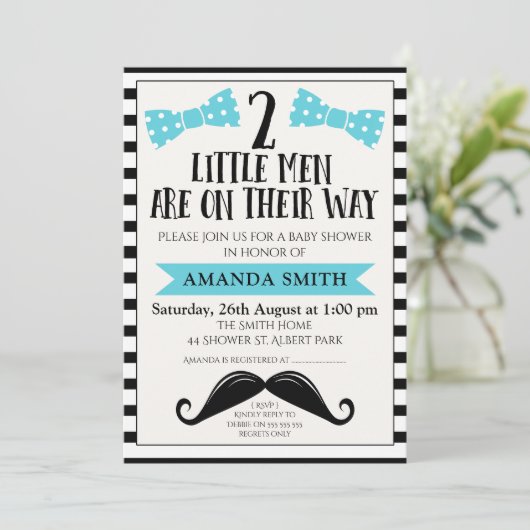 Einladung von Twins Little Man Mustache Baby Showe (Stehend Vorderseite)