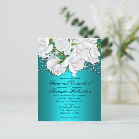 Einladung von White Roses und Aqua Wedding Postkarte (Stehend Vorderseite)
