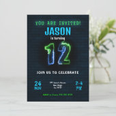 Einladung zum 12. Geburtstag für einen Jungen (Stehend Vorderseite)