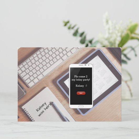 Einladung zum Geburtstag gesimst (Stehend Vorderseite)