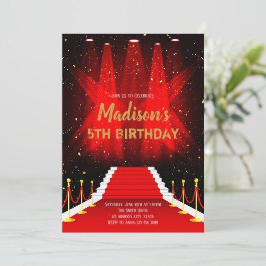 Einladung zum Geburtstag von Rotem Teppich (Stehend Vorderseite)