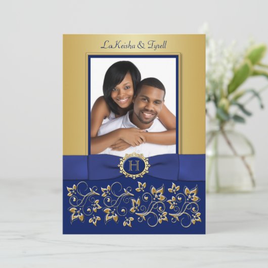 Einladung zum Hochzeitsfeiern mit Monogram Blue, G (Stehend Vorderseite)