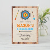 Einladung zum niedlichen Bogenschiessen (Stehend Vorderseite)