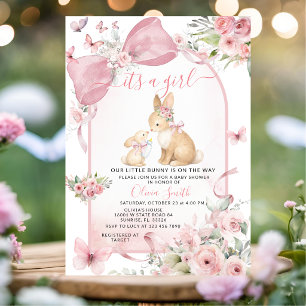 Einladung zur Babyparty mit rosa floralem Hasen un