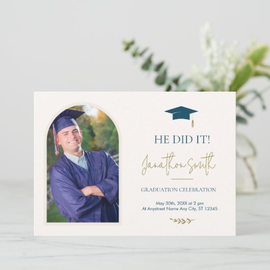 Einladung zur Blue Gold Foto Graduation Party (Stehend Vorderseite)