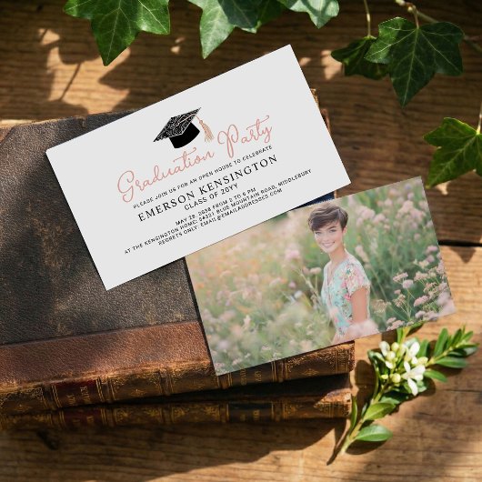 Einladung zur Einladung der niedlichen Hand gezeic