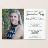 Einladung zur Elegant Silver Foil Graduation Party (Innenseite)