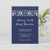 Einladung zur Hochzeit von Navy Blue Lace Monogram (Stehend Vorderseite)